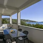 Appartamento Deni Vinišće