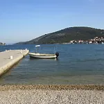 Deni * Vinišće