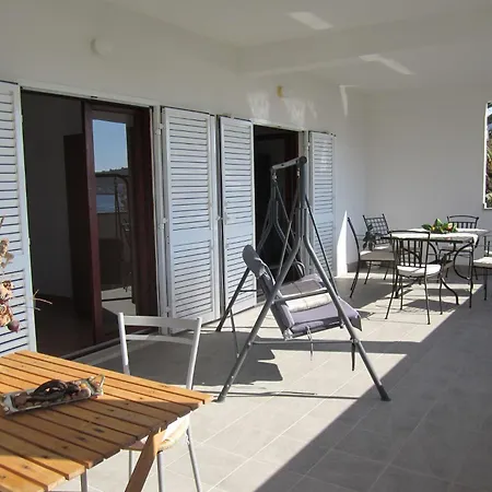 Deni - 30 M From Sea Apartment Vinisce