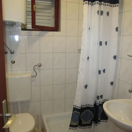 Apartment Deni - 30 M From Sea *