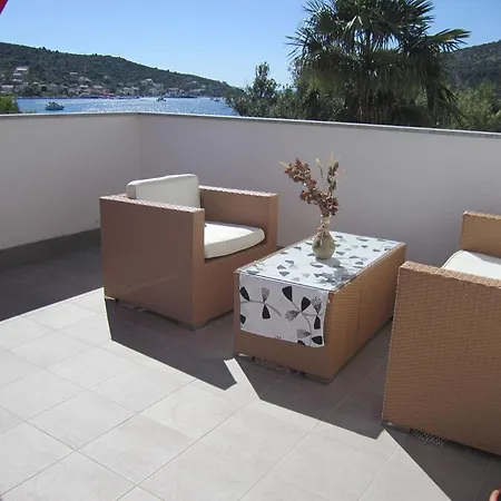 Deni - 30 M From Sea Vinisce