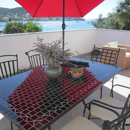 Deni - 30 M From Sea Vinisce