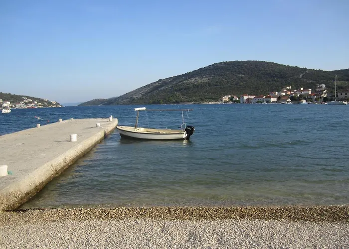 Deni * Vinišće